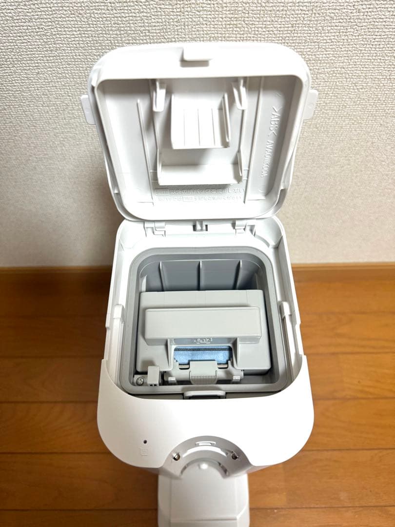 美品 Panasonic スティッククリーナー MC-NS100K 2023年製