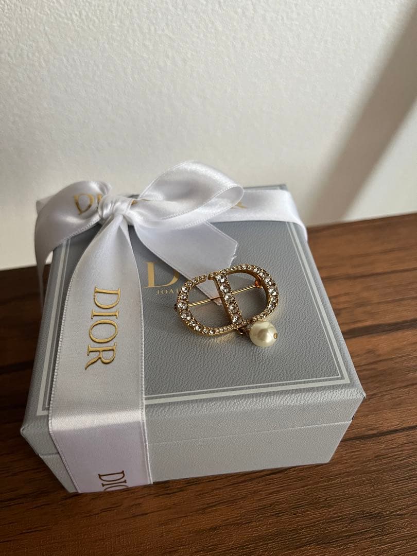 Dior ブローチ 「値下げ可能」