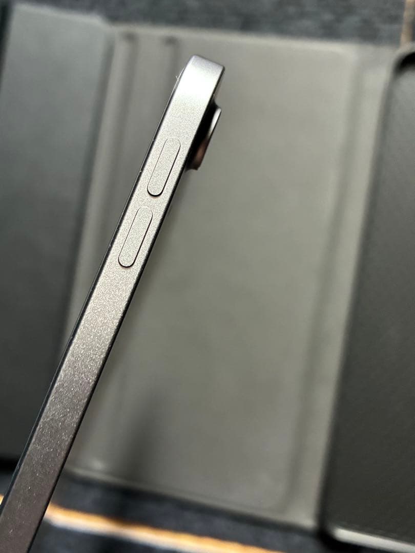 3月まで出品　新品未使用級　　iPad Air 13インチ 256GB