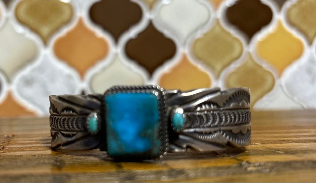 ナバホ　NAVAJO ビンテージ　バングル　シルバーブレスレット　ターコイズ