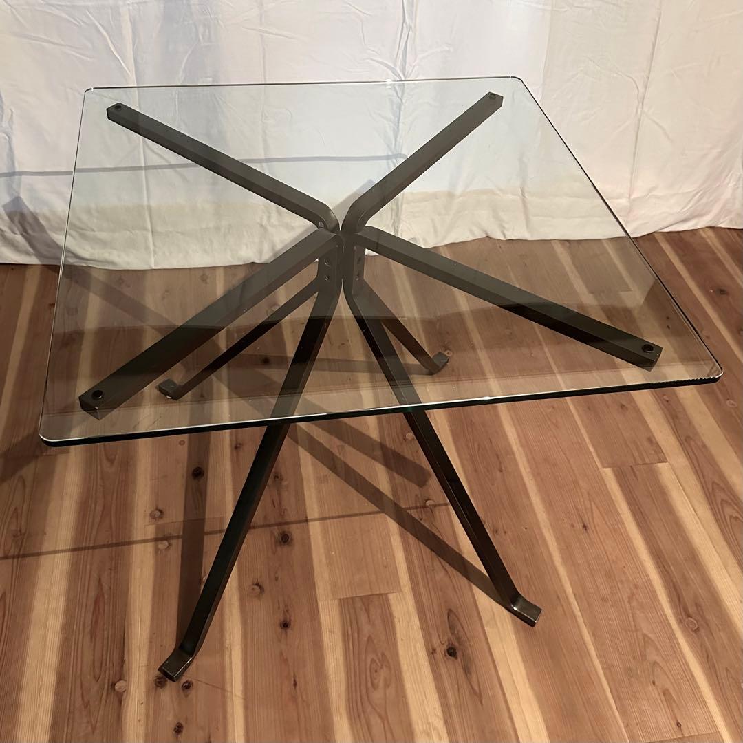 ガラステーブル 「CUGINO」 design by Enzo Mari