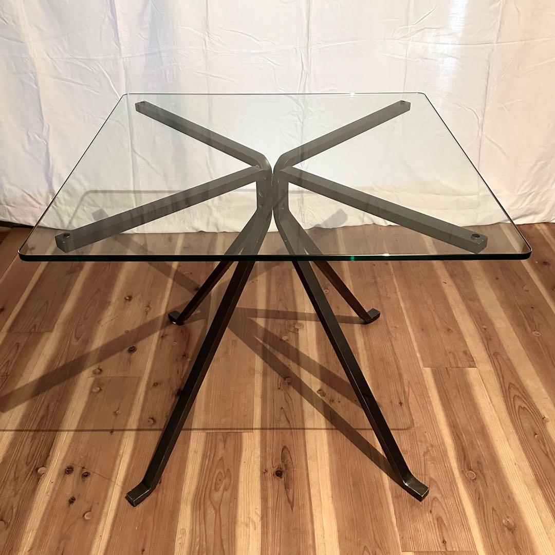 ガラステーブル 「CUGINO」 design by Enzo Mari