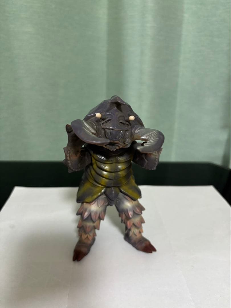 ウルトラマンシリーズ　磁力怪獣アントラー　ソフビ人形