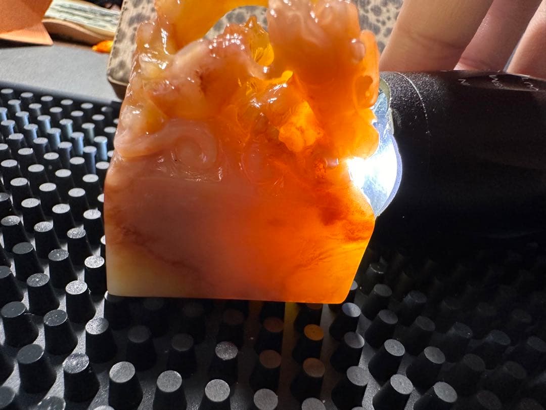 ラオス石　螭虎穿環　桃花凍　田黄　高級印材　箱付き　書道　篆刻　落款　雅号