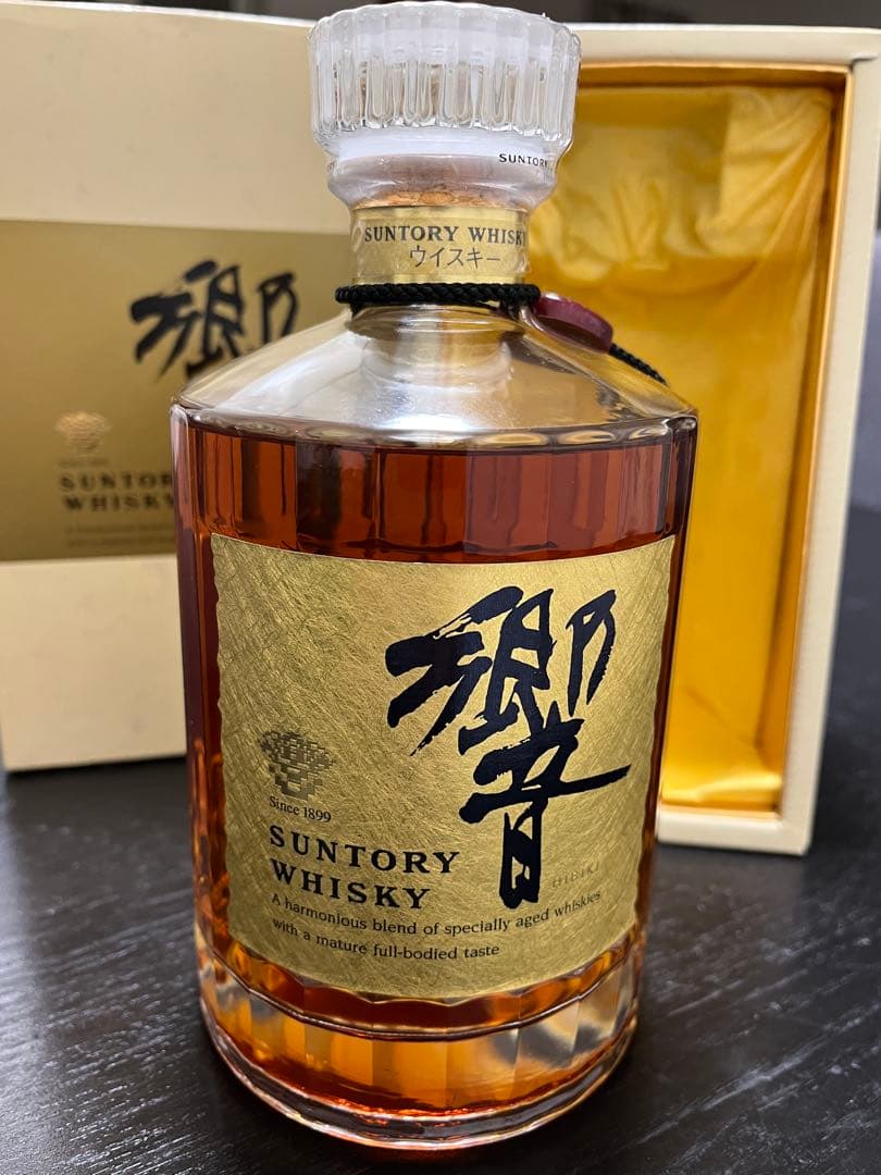 未開栓　響 サントリー　SUNTORY 　　ウィスキー　ゴールドラベル　箱付き