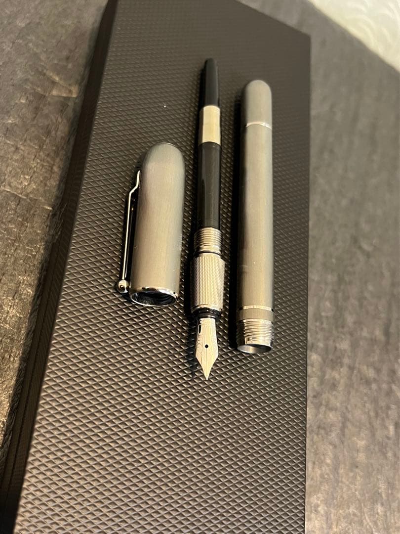 ダンヒル 18K 750 シルバー万年筆、インクコンバーター箱付き