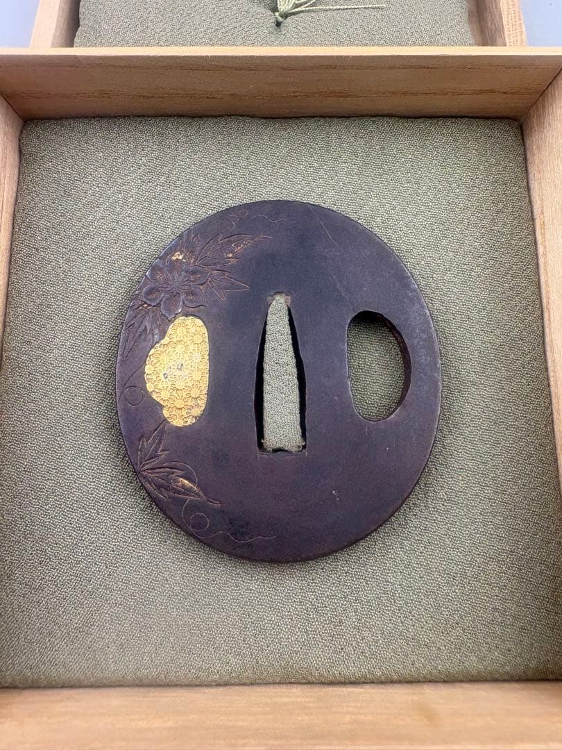 金箔装飾 鉄製鍔(つば) 箱付き