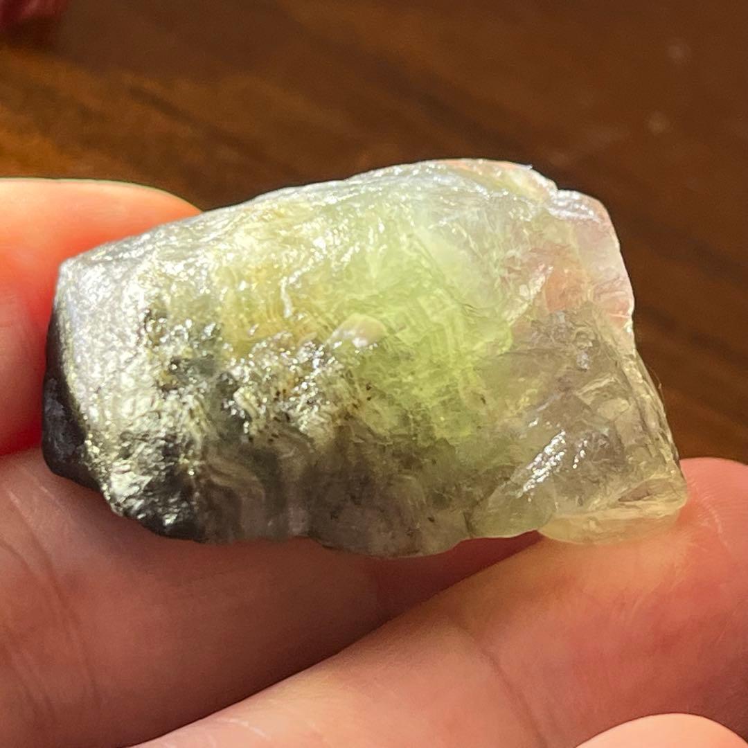 バイカラー 縞模様 フローライト 90.9ct 原石 グリーン グレー 一点物