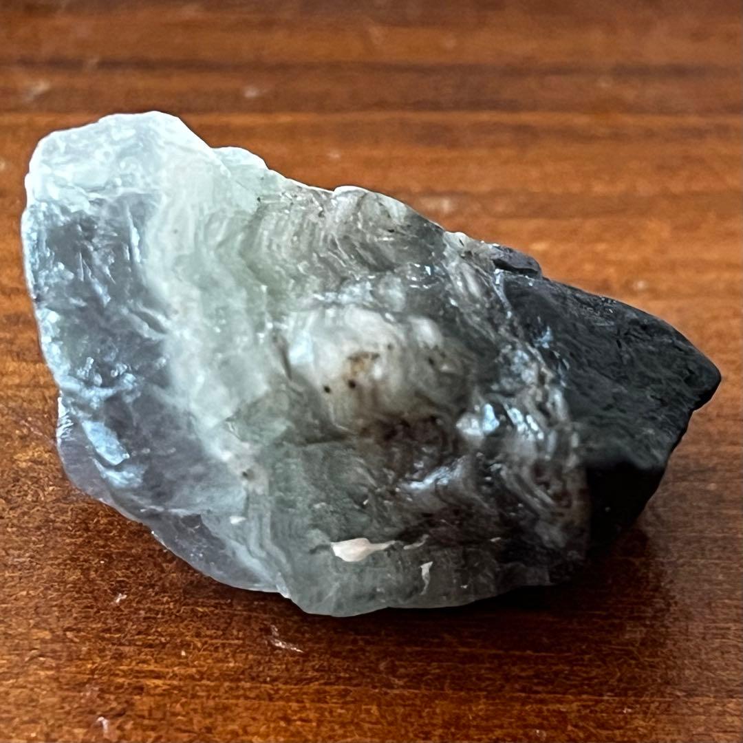 バイカラー 縞模様 フローライト 90.9ct 原石 グリーン グレー 一点物