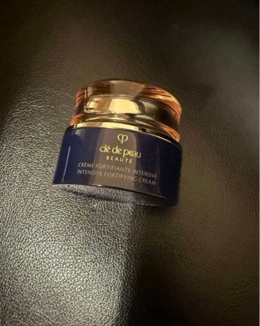 クレドポーボーテ　クレームアンタンシヴn