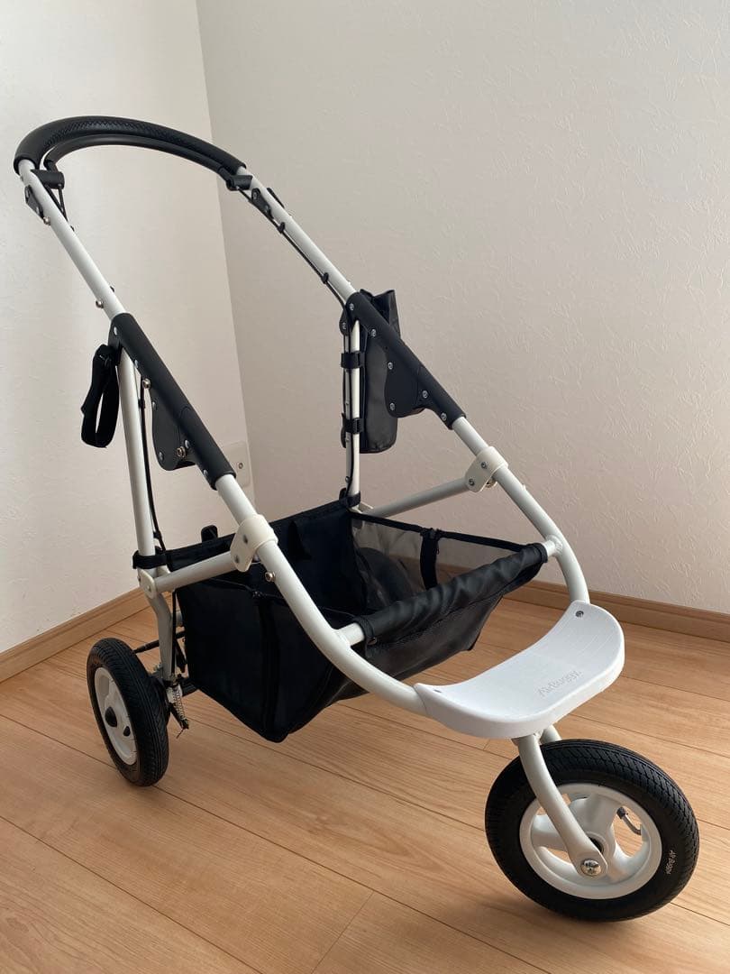 【極美品】エアバギー AIRBUGGY フレームのみ ホワイト 白 ペットカート