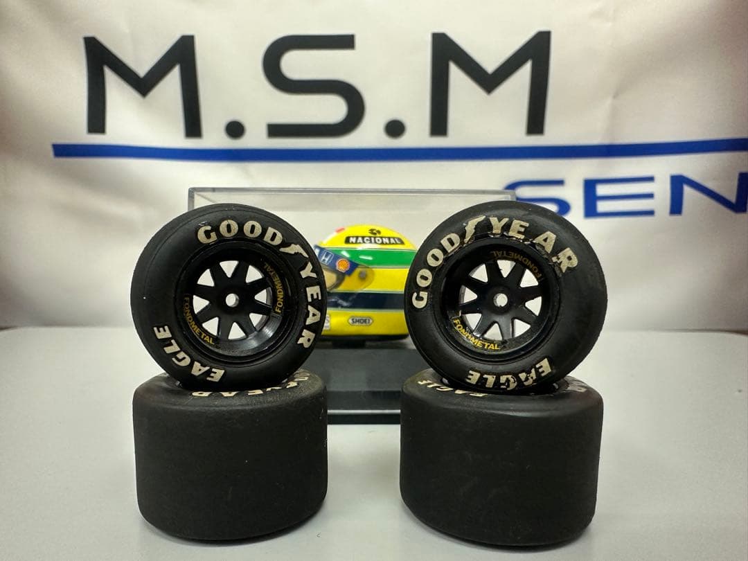 Ayrton Senna 1992 ヘルメット、HONDAF1記念盾セット
