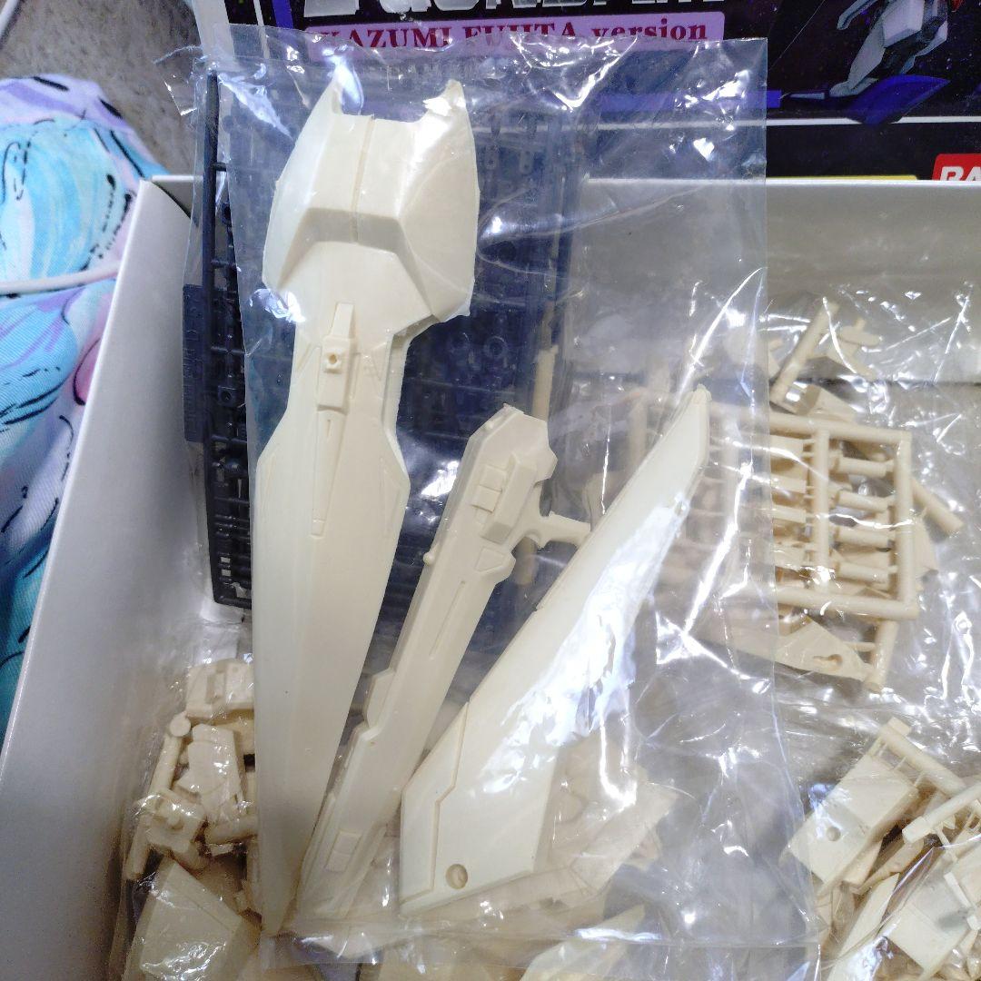 B-CLUB　1/100 MSZ-006 Z GUNDAM フジタVer.