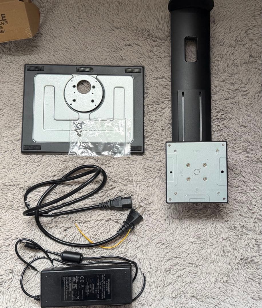 28インチ 4K ゲーミングモニター