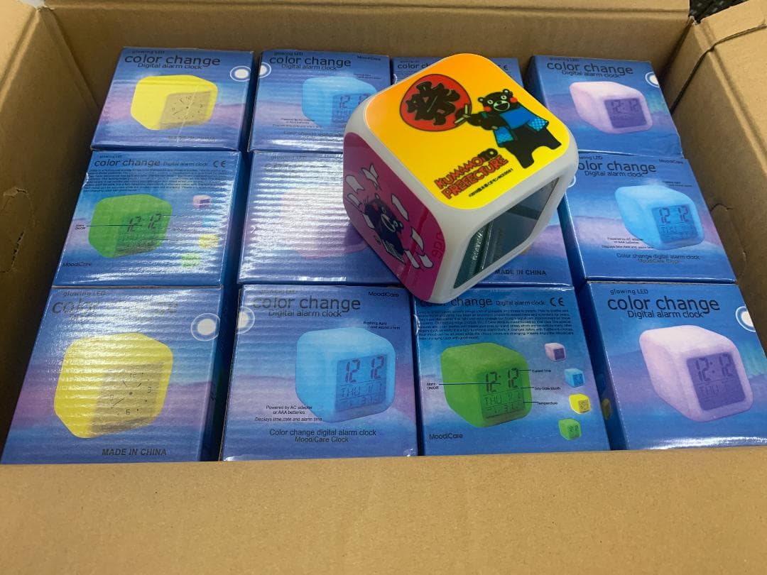 くまモン・キューブ型デジタル時計・アラーム・温度計（２２個＋２個）