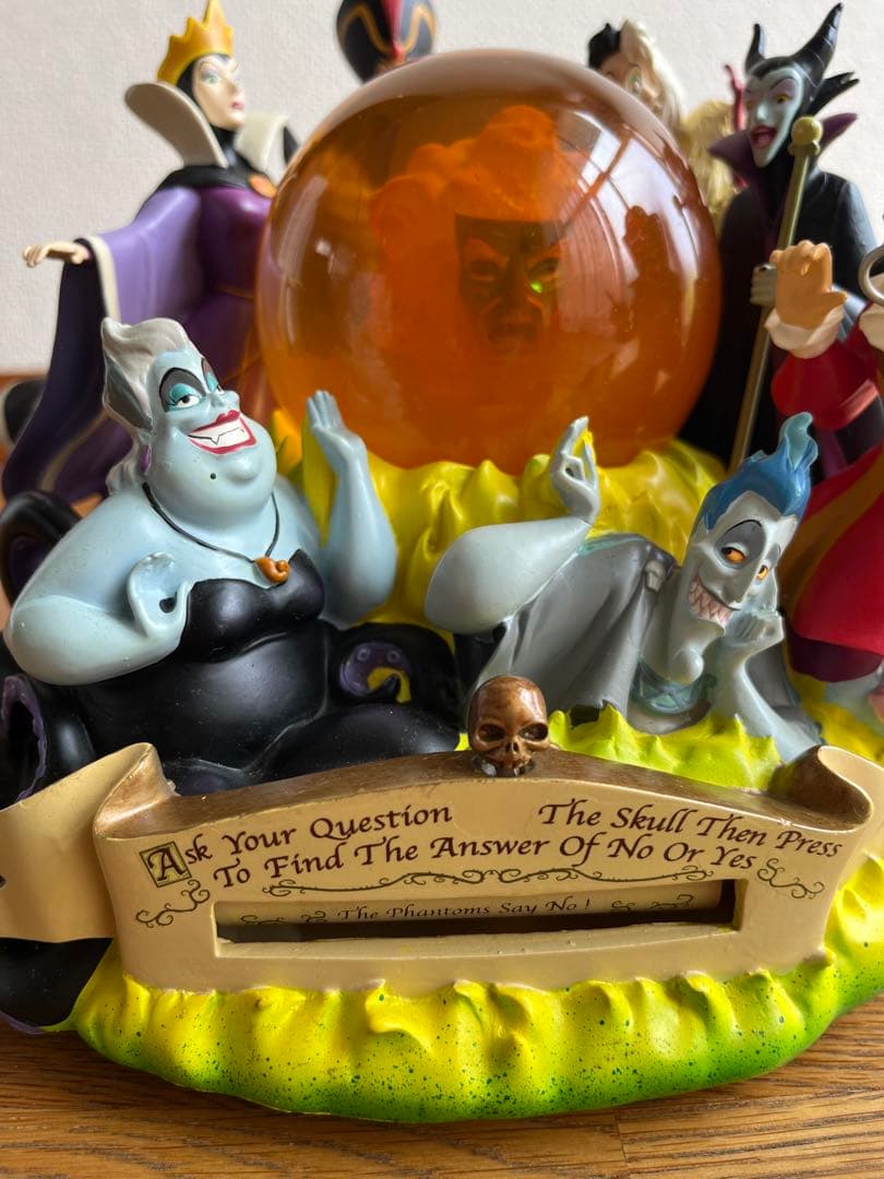 ディズニー ヴィランズのスノードーム