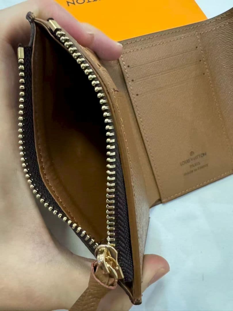 【付属品完備】極美品 三つ折り財布