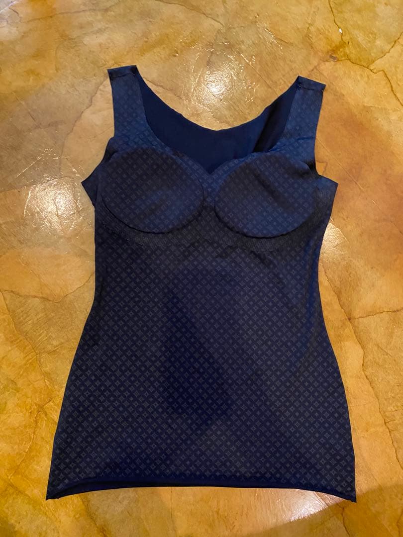 グラントイーワンズ　ホルミシス　タンクトップ　M