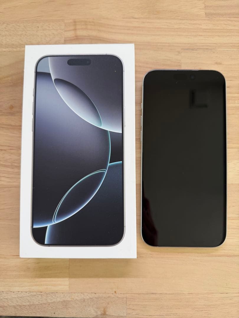 iPhone16 Pro Max ホワイトチタニウム256GB SIMフリー