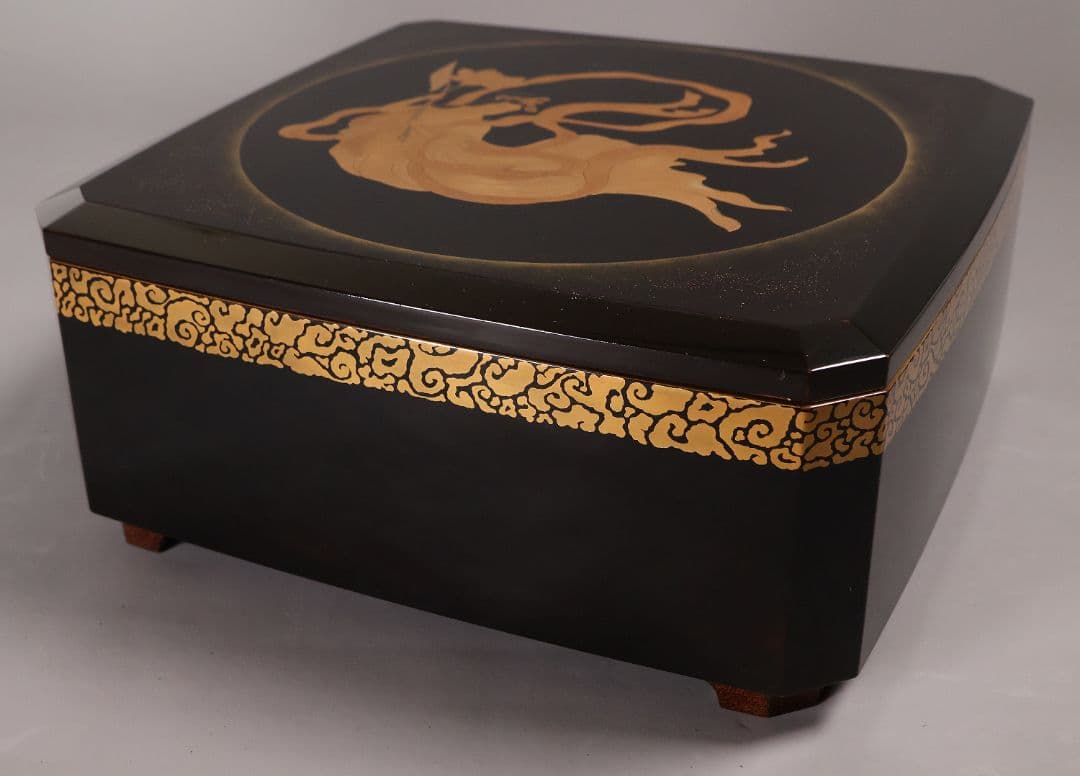 時代 飛天女蒔絵 饅頭箱 菓子箱 黒塗 木製 漆器 加賀 金沢 明治【MA824