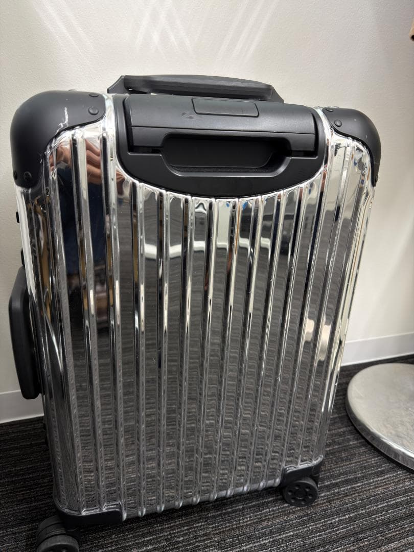 RIMOWA×MONCLER 限定発売キャリーケース 機内持ち込み可能