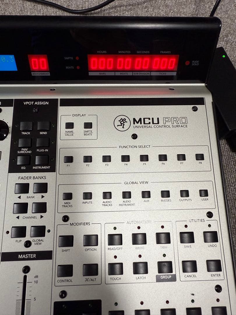 MACKIE MCU Pro DAWコントロールサーフェス
