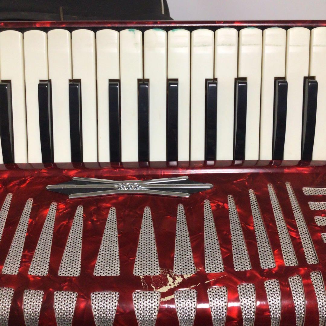 YAMAHA 8905 アコーディオン 32鍵盤　21ベース　モデル　赤