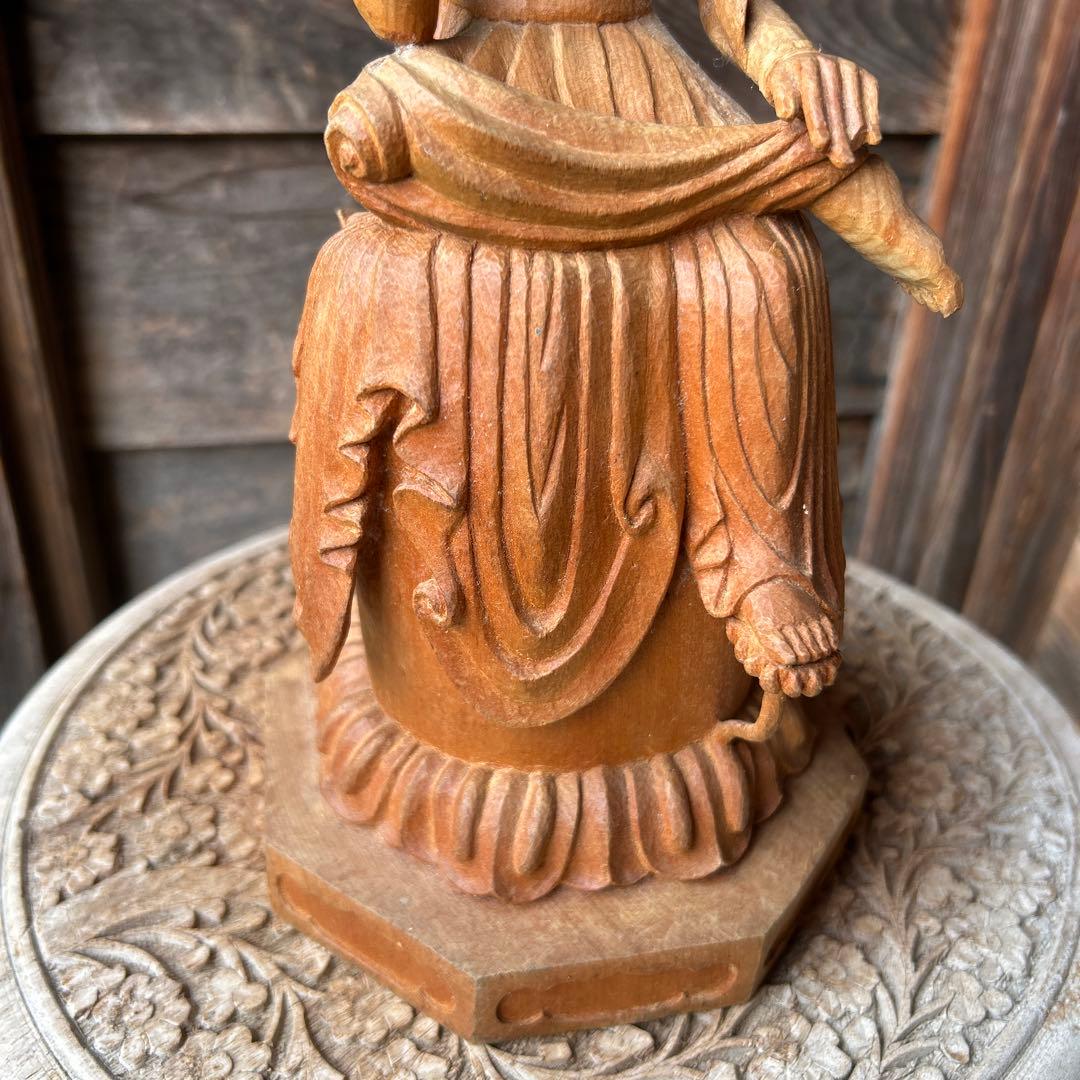 弥勒菩薩 木製 木彫り アンティーク 置物 仏教美術 阿弥陀如来