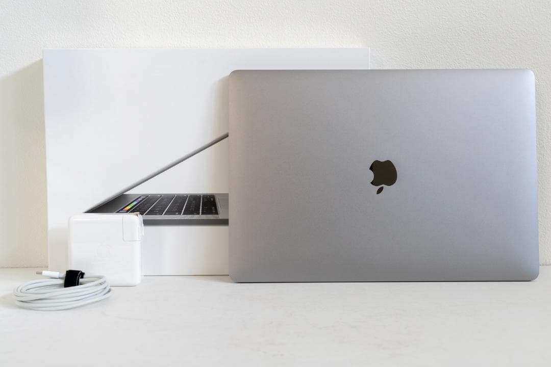 MacBook本体 MacBook Pro 15in 2017 core i7 16GB 1TB