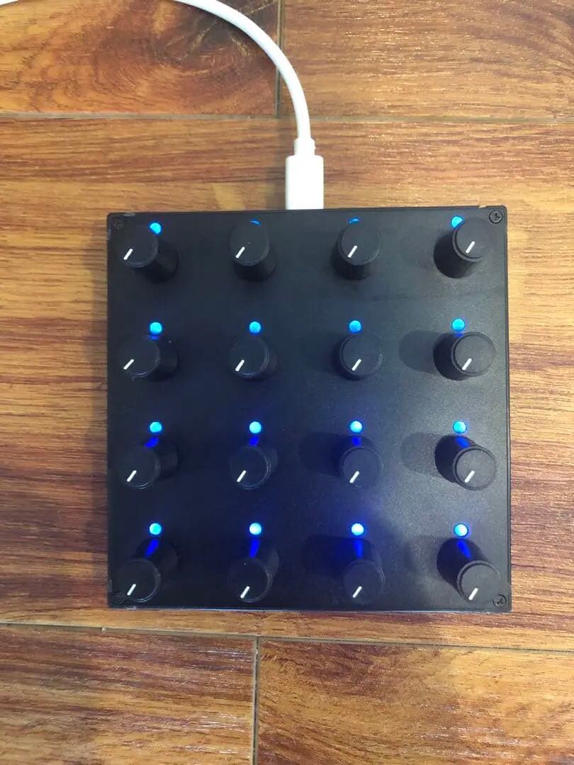 【中古】Intech studio PO16 MIDIコントローラー