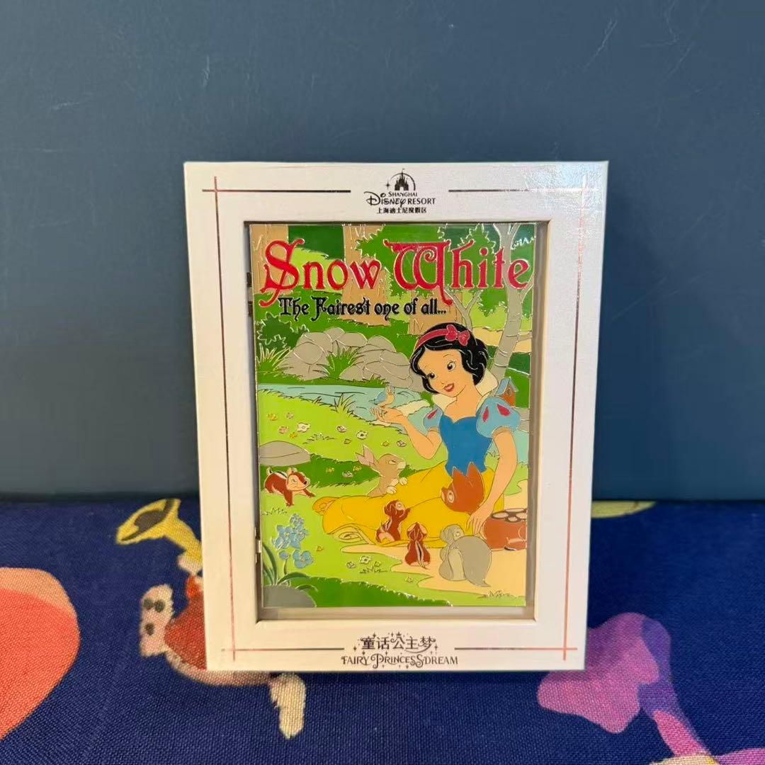 上海ディズニーランド正規品白雪姫　物語ピンバッジ限数300