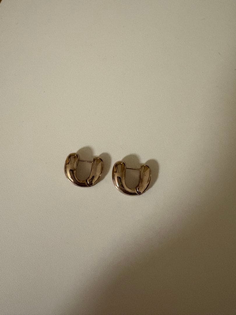 eteロウハグピアス