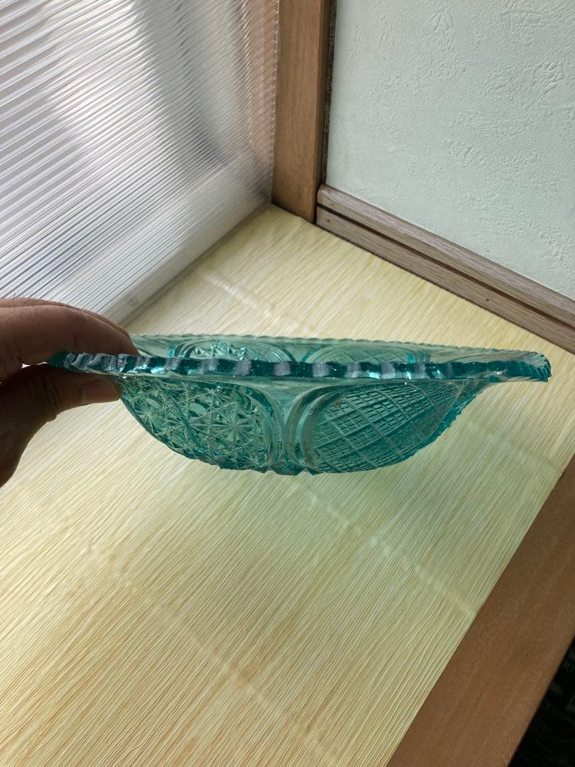 アンティーク 透明青色格子模様ガラスの器