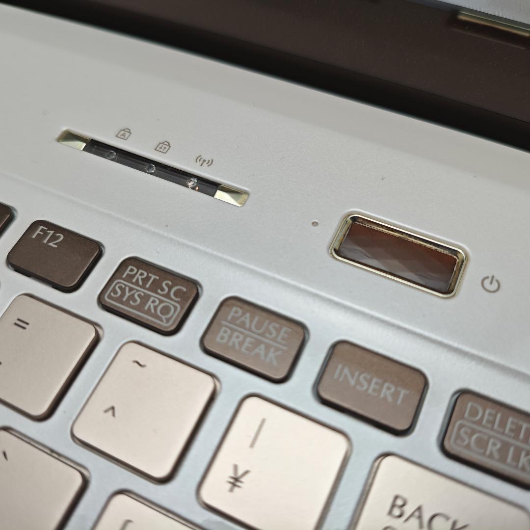 大人カワイイWindows11✨SSDフルHDタッチパネル 富士通ノートパソコン