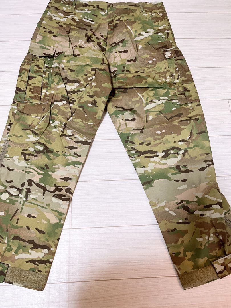 GORE-TEX マルチカム カーゴパンツ