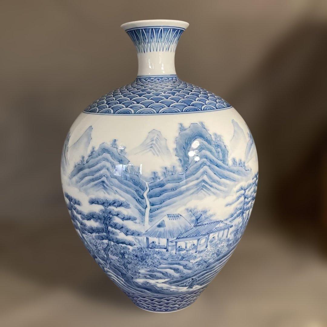 【中村清六】白磁の伝統　重要無形文化財　中村清六作　染付細密山水四海波文　花瓶