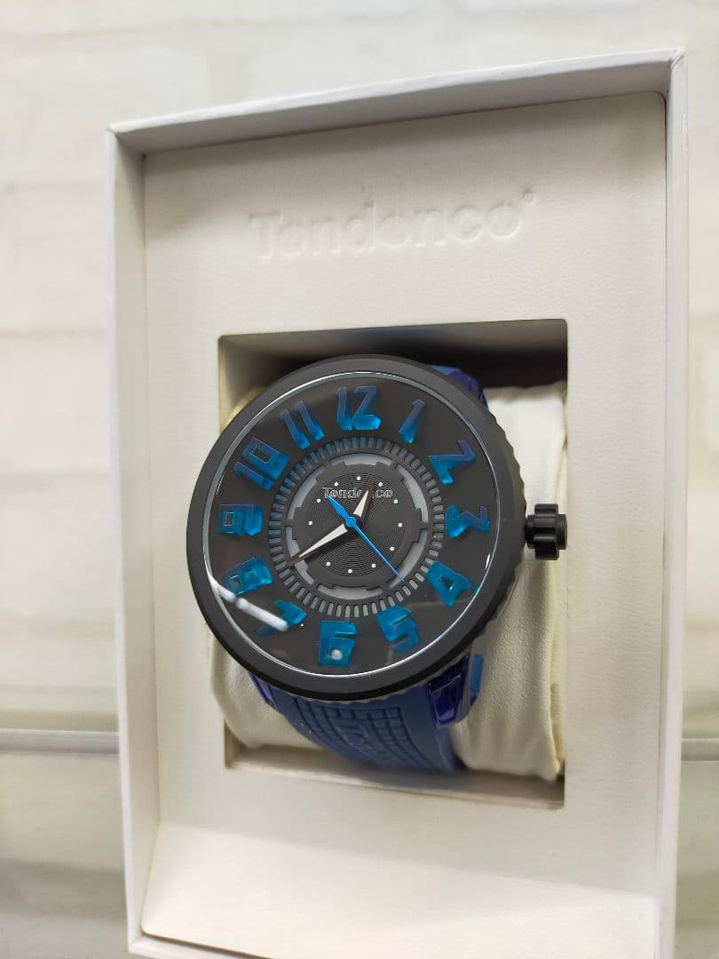 腕時計メンズ電池交換済みテンデンスTendenceフラッシュTY531003中古