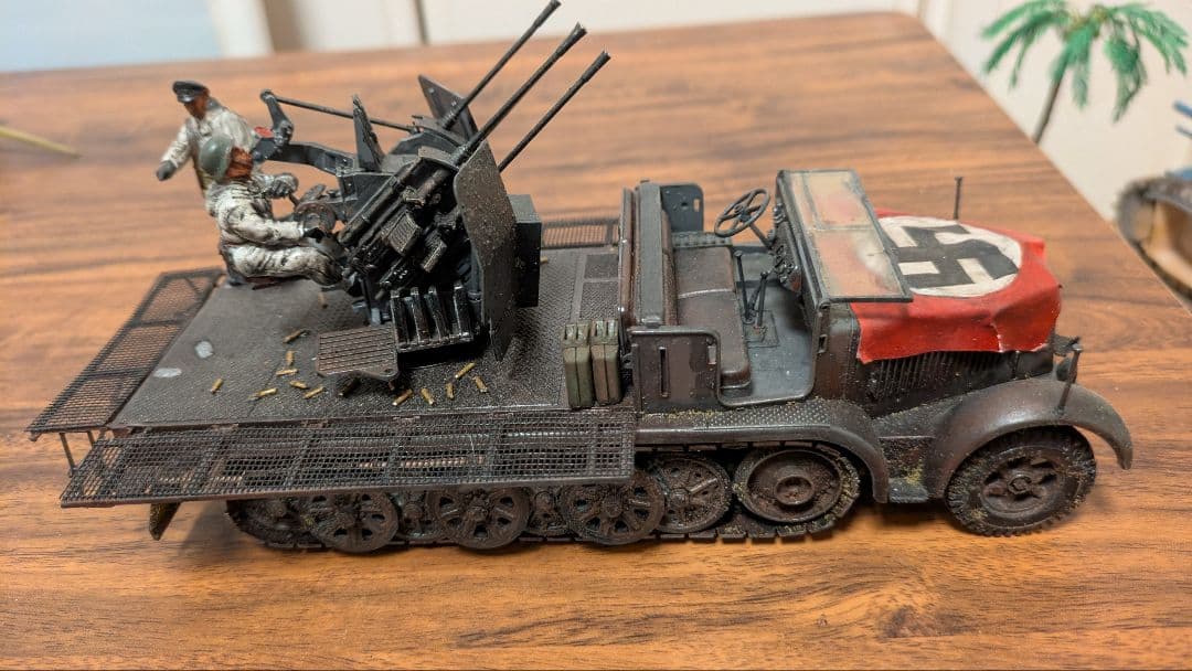 完成品プラモデル タミヤ　1/35スケール ドイツ8トンハーフトラック