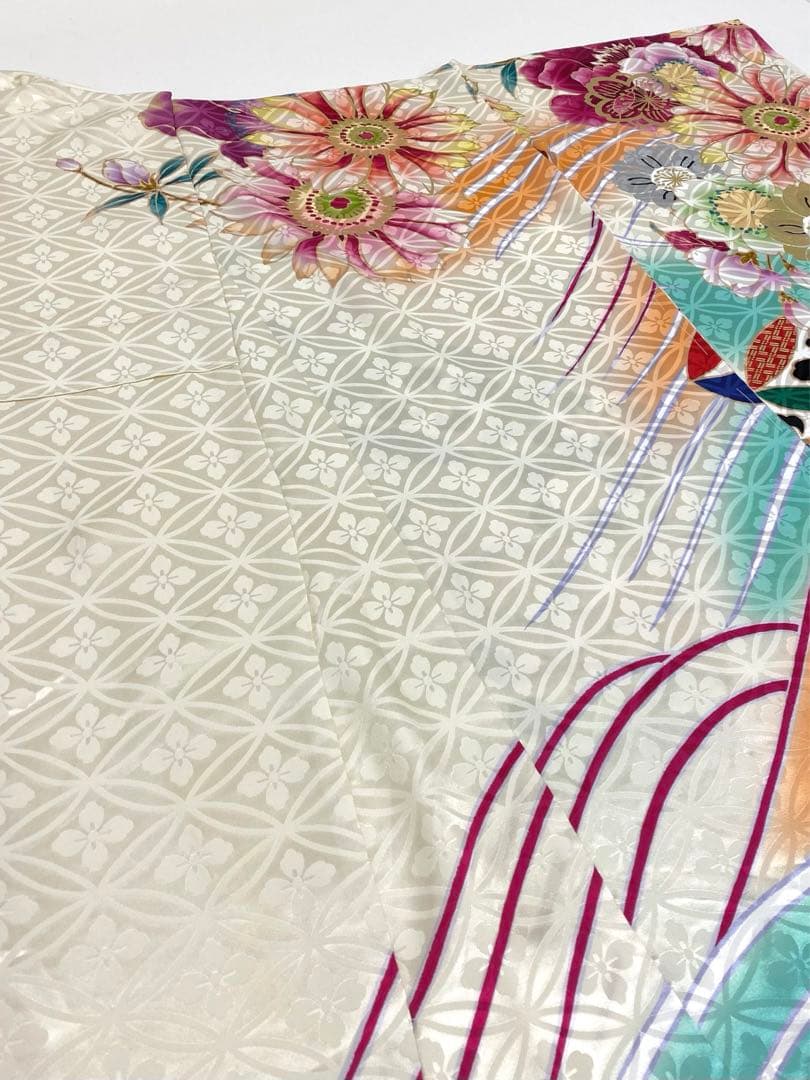 振袖 仮絵羽 ラメ刺繍 金彩 銀彩 紋意匠 個性的 正絹 未仕立て品 八掛付き