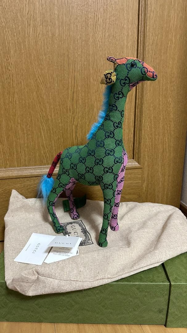GUCCI キリン型　ぬいぐるみ