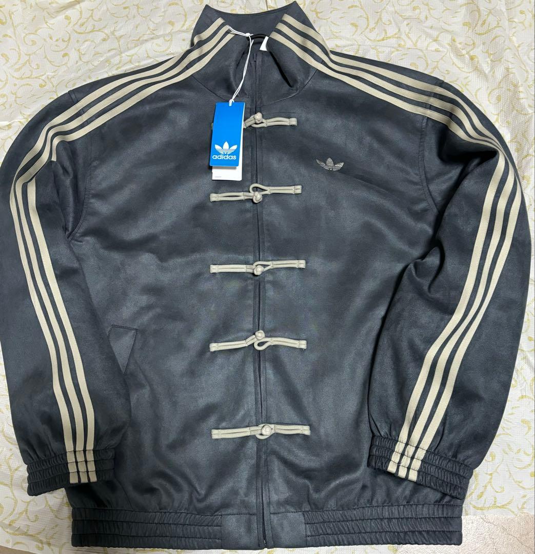 アディダス 中国限定 蛇年トラックジャケットダググレーLサイズ”