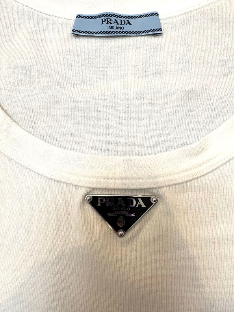 美品　PRADA タンクトップ