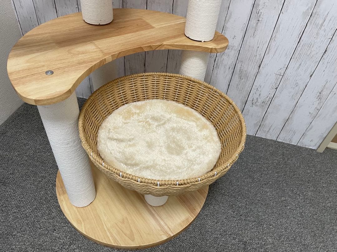 【未使用に近い】天然木 キャットタワー 宇宙船ボウル 木製
