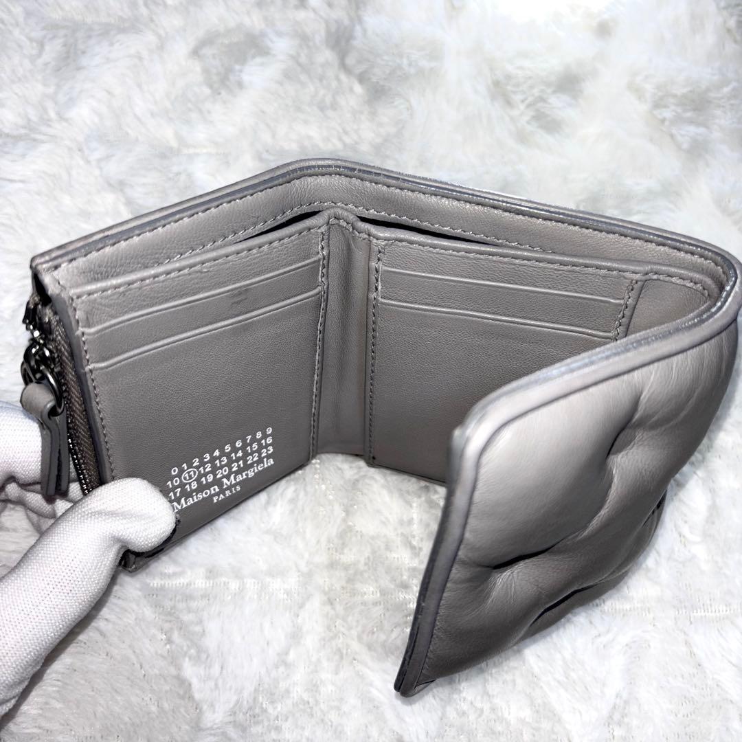 美品✨　【マルジェラ】折り財布 グラムスラム カレンダー オールレザー グレー