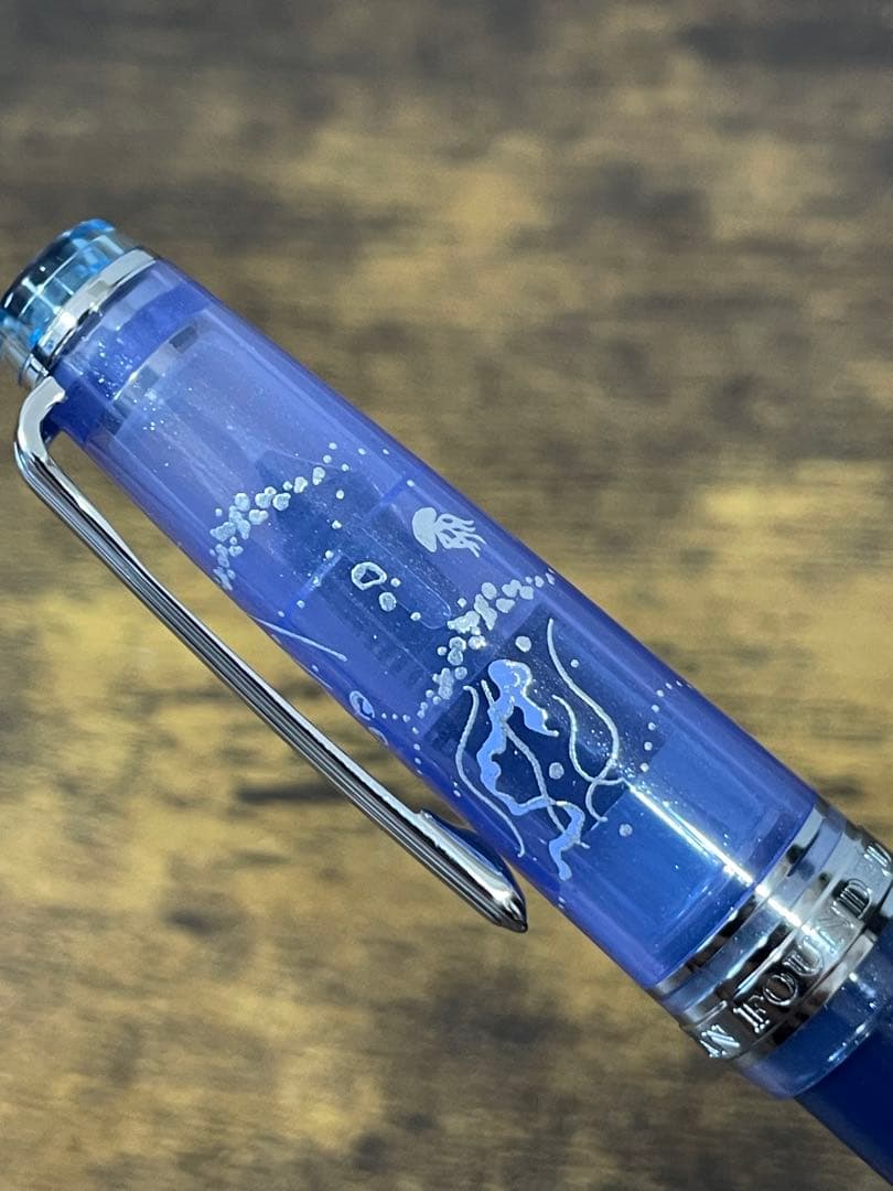 未使用　カ.クリエ プレミアムクロス×プロフェッショナルギアスリム 海月　万年筆