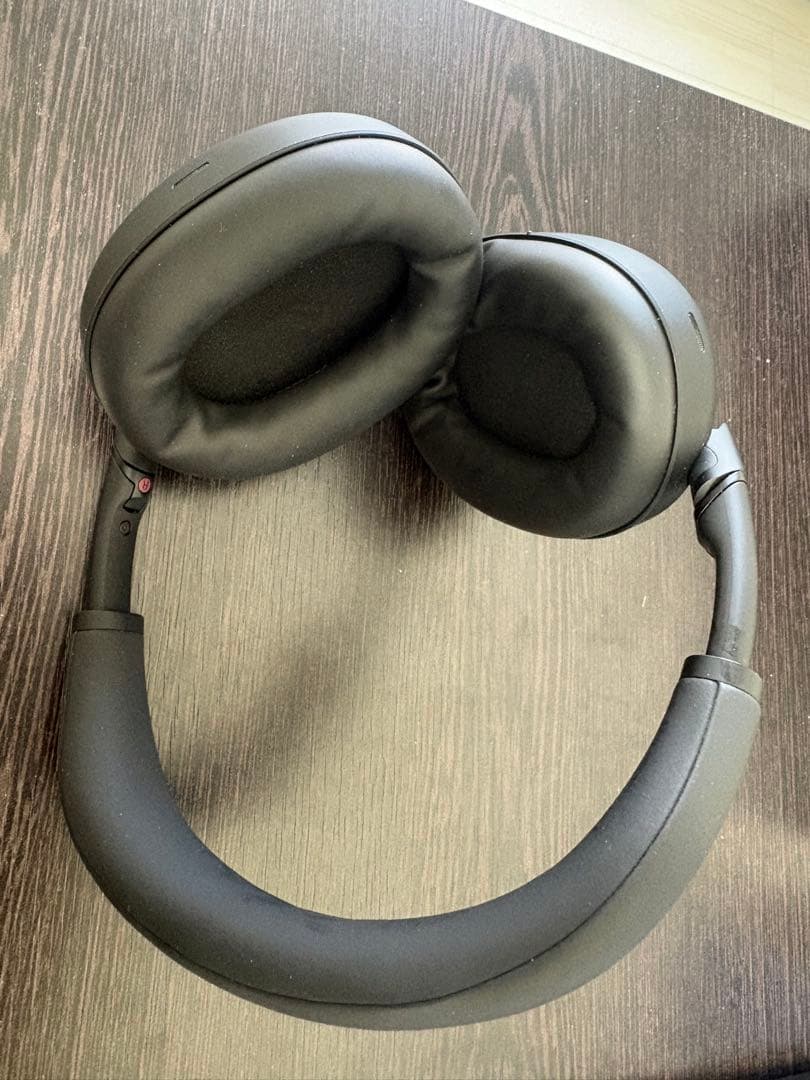 ソニーWH−1000XM6 ブラック ワイヤレスヘッドホン キャリングケース付き