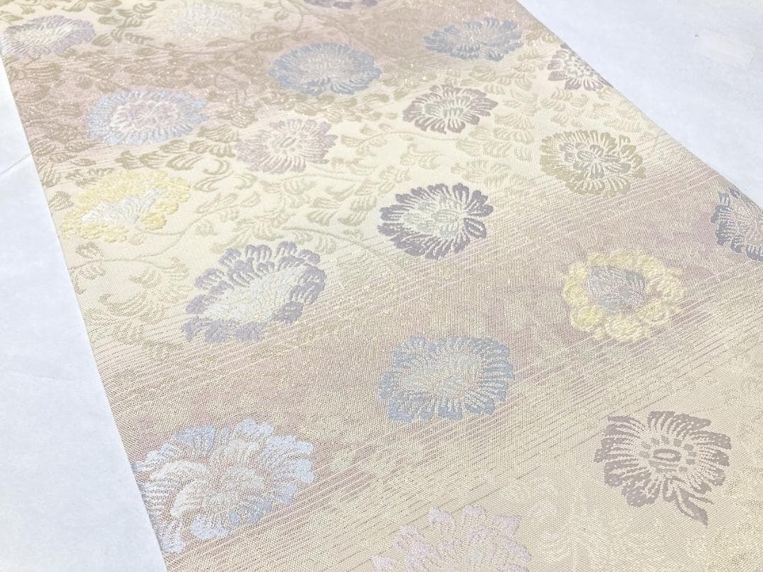 未使用 新小石丸 西陣織 牡丹唐草 袋帯 金 クリーム ピンク 紫 水色 700