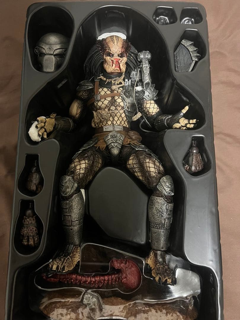 プレデター 1/6スケールフィギュア