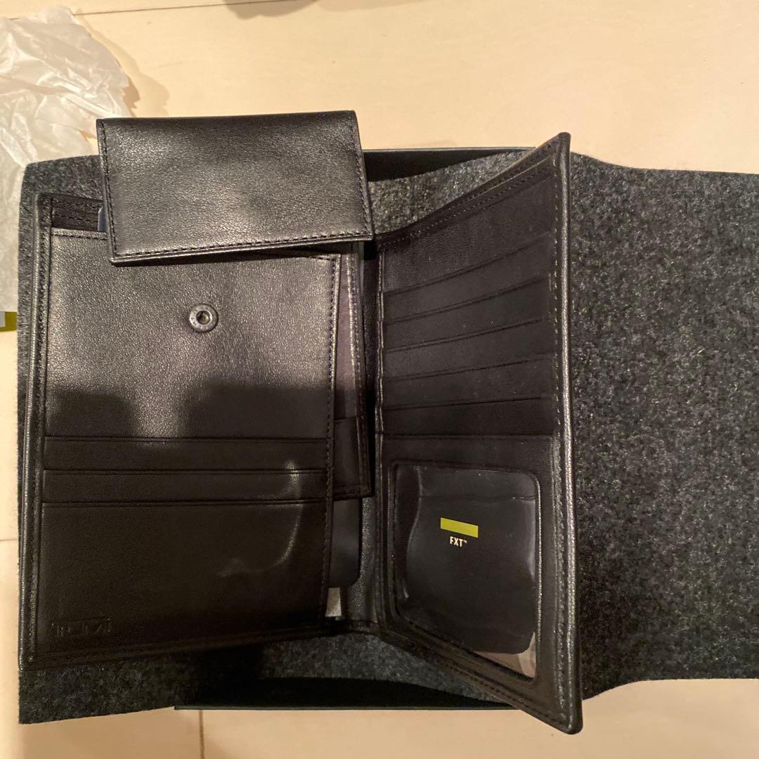 TUMI ブラック パスポートポケット付き　新品未使用 ハワイ購入