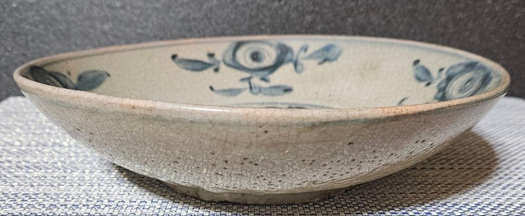 【大名品❗】16-17世紀　中国古陶磁　明朝　青華　古染　花文　砂高台　呉須皿